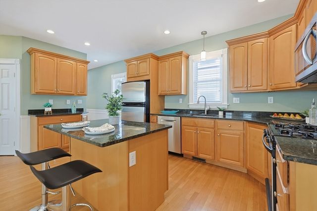 56 Conwell Ave 1, Somerville, MA 02144