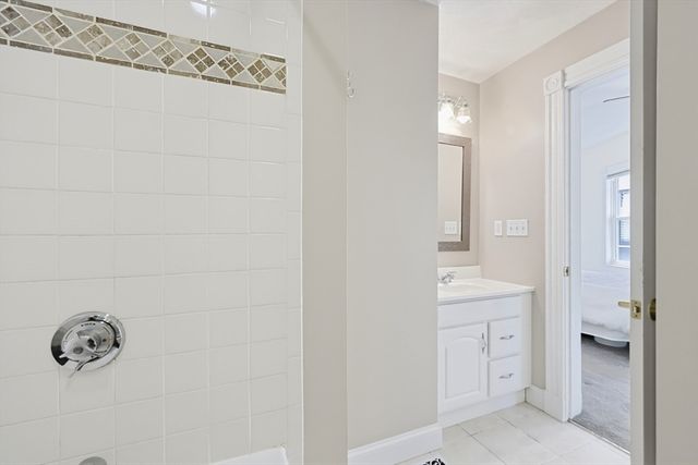 56 Conwell Ave 1, Somerville, MA 02144
