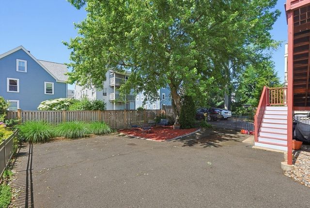56 Conwell Ave 1, Somerville, MA 02144