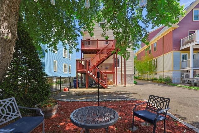56 Conwell Ave 1, Somerville, MA 02144