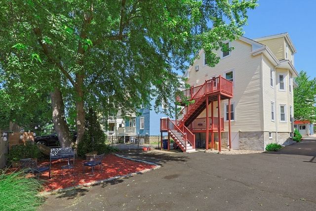 56 Conwell Ave 1, Somerville, MA 02144