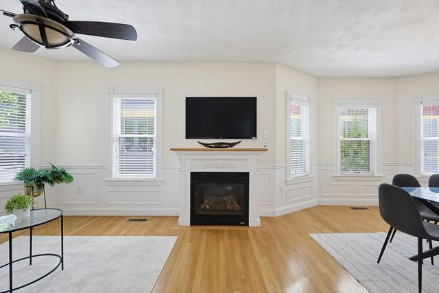 56 Conwell Ave 1, Somerville, MA 02144