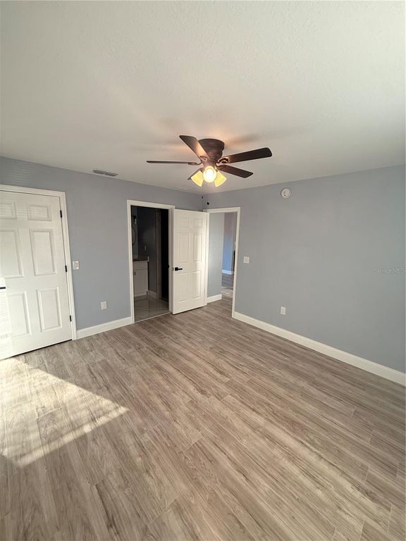 Image 12 of property listing at 517 CIPRES CIRCLE, Winter Haven, FL 33880