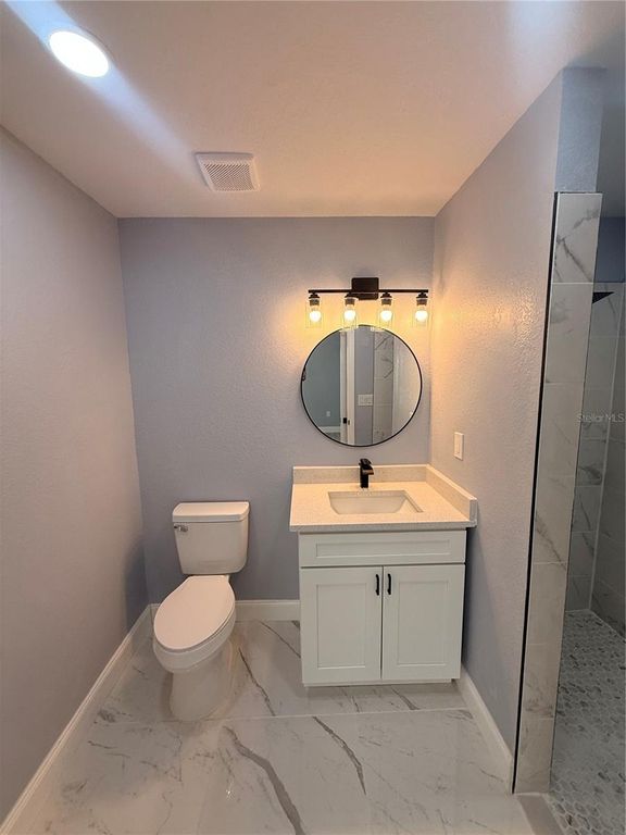 Image 14 of property listing at 517 CIPRES CIRCLE, Winter Haven, FL 33880