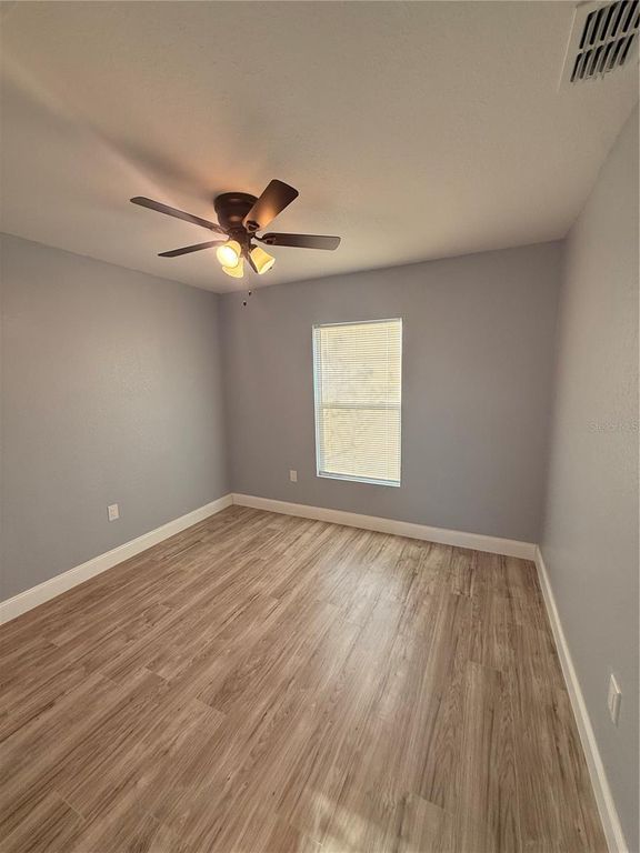 Image 19 of property listing at 517 CIPRES CIRCLE, Winter Haven, FL 33880