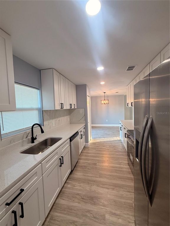 Image 9 of property listing at 517 CIPRES CIRCLE, Winter Haven, FL 33880