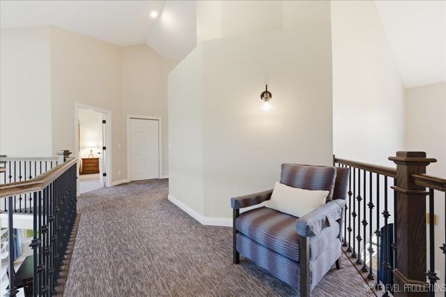 39W842 Louisa May Alcott Lane, St. Charles, IL 60175