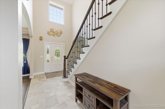 39W842 Louisa May Alcott Lane, St. Charles, IL 60175