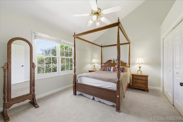 39W842 Louisa May Alcott Lane, St. Charles, IL 60175