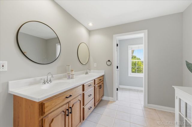 39W842 Louisa May Alcott Lane, St. Charles, IL 60175