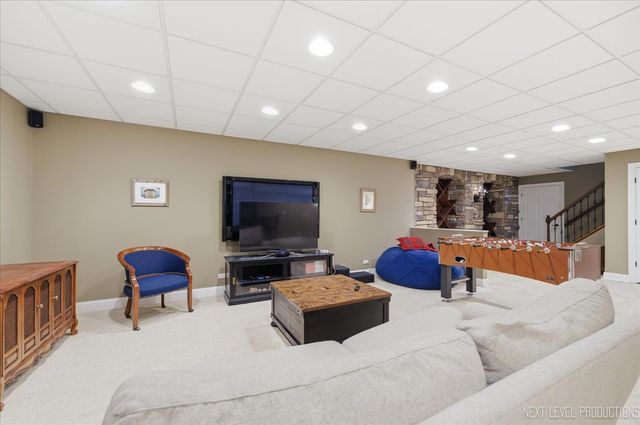 39W842 Louisa May Alcott Lane, St. Charles, IL 60175