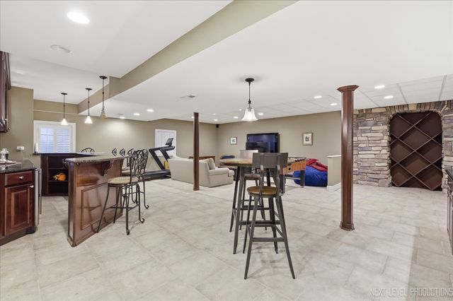 39W842 Louisa May Alcott Lane, St. Charles, IL 60175