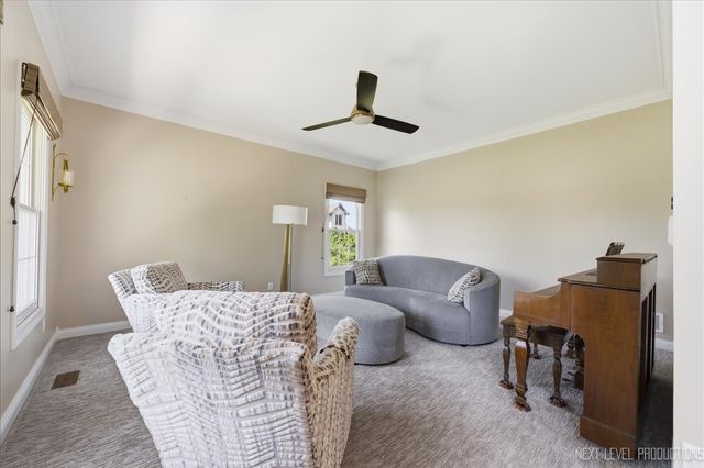 39W842 Louisa May Alcott Lane, St. Charles, IL 60175