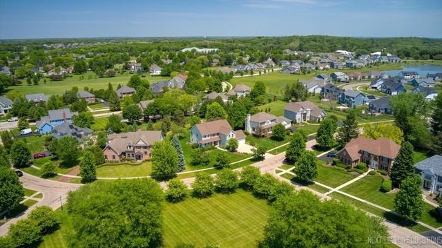 39W842 Louisa May Alcott Lane, St. Charles, IL 60175