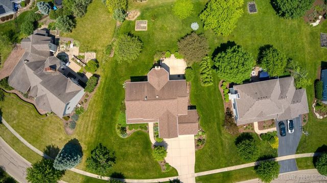 39W842 Louisa May Alcott Lane, St. Charles, IL 60175