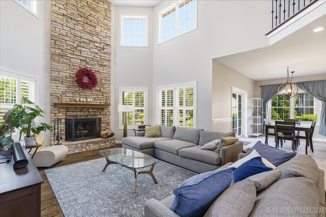 39W842 Louisa May Alcott Lane, St. Charles, IL 60175