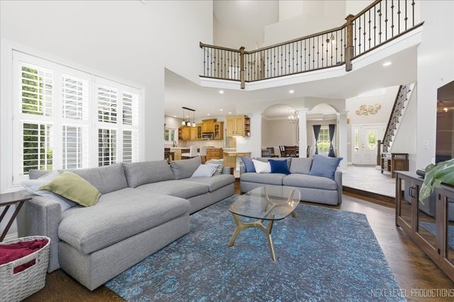 39W842 Louisa May Alcott Lane, St. Charles, IL 60175