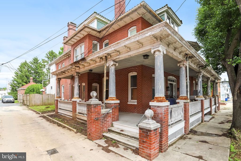 Image 10 of property listing at 4 MAIN ST, Woodsboro, MD 21798