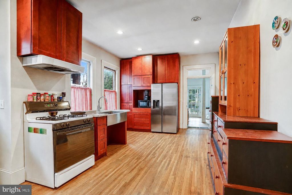 Image 3 of property listing at 4 MAIN ST, Woodsboro, MD 21798