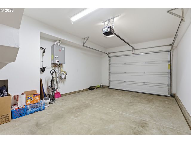 8095 Se KINNAMAN St, Hillsboro, OR 97123