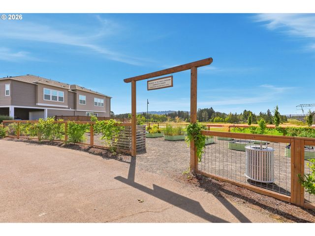 8095 Se KINNAMAN St, Hillsboro, OR 97123