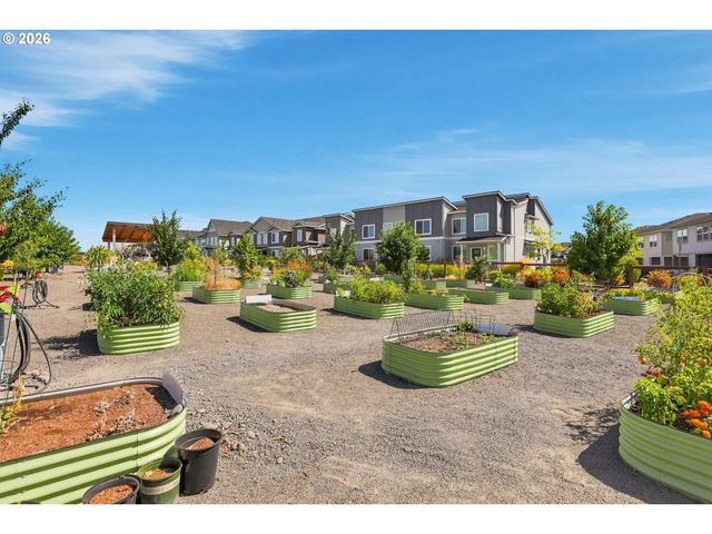 8095 Se KINNAMAN St, Hillsboro, OR 97123