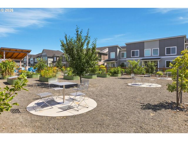 8095 Se KINNAMAN St, Hillsboro, OR 97123