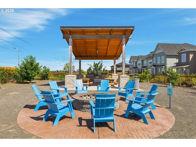 8095 Se KINNAMAN St, Hillsboro, OR 97123