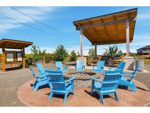 8095 Se KINNAMAN St, Hillsboro, OR 97123