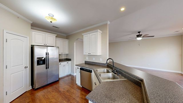 205 Paul Revere Run, Dothan, AL 36305