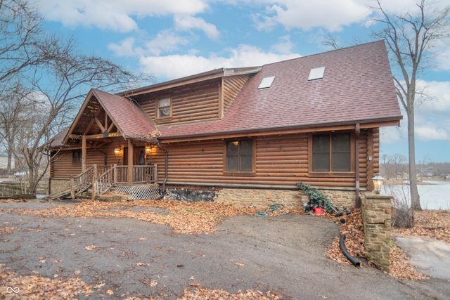 1300 S Shore Drive, Martinsville, IN 46151