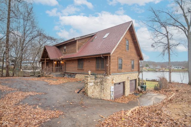 1300 S Shore Drive, Martinsville, IN 46151