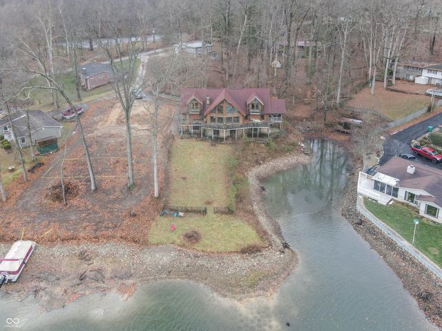 1300 S Shore Drive, Martinsville, IN 46151