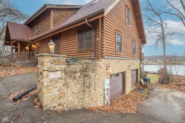 1300 S Shore Drive, Martinsville, IN 46151