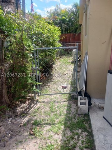 170 E 46th St 2, Hialeah, FL 33013