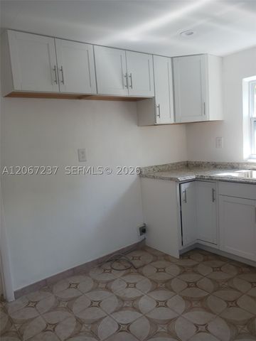 170 E 46th St 2, Hialeah, FL 33013