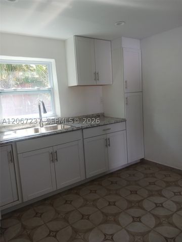 170 E 46th St 2, Hialeah, FL 33013