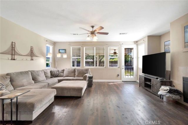 6367 E Dayton Avenue, Fresno, CA 93727