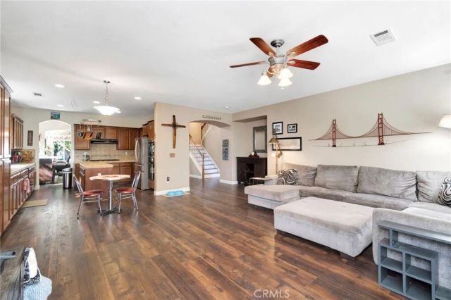 6367 E Dayton Avenue, Fresno, CA 93727