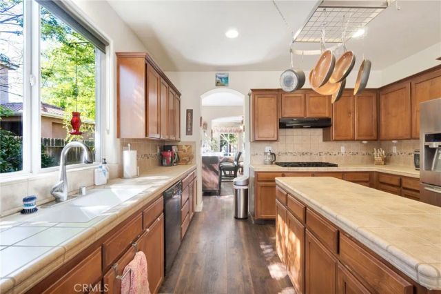 6367 E Dayton Avenue, Fresno, CA 93727