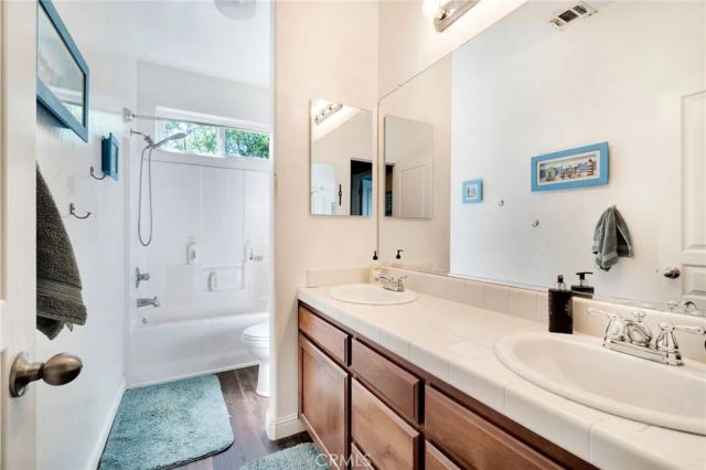 6367 E Dayton Avenue, Fresno, CA 93727