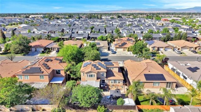 6367 E Dayton Avenue, Fresno, CA 93727