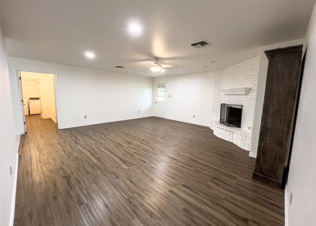 310 W Cedar Street, Nocona, TX 76255