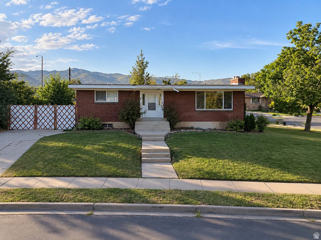 2255 SORRENTO DR, Woods Cross, UT 84087 — exterior