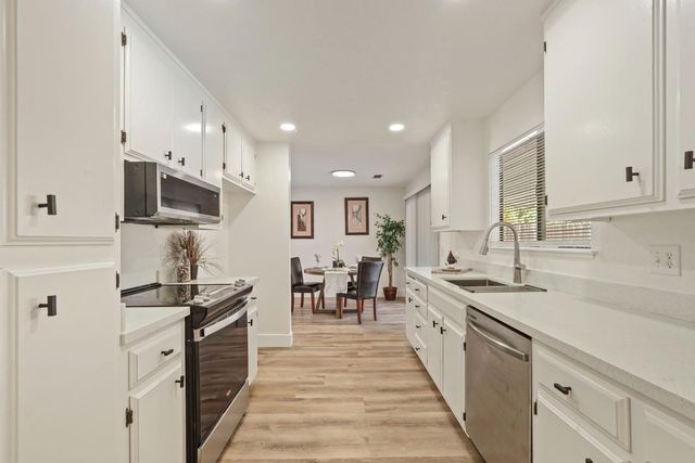 2260 S Ham Ln, Lodi, CA 95242