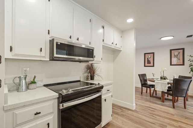 2260 S Ham Ln, Lodi, CA 95242