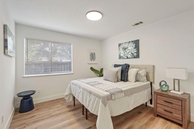 2260 S Ham Ln, Lodi, CA 95242