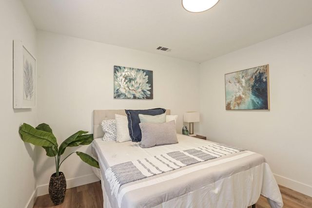 2260 S Ham Ln, Lodi, CA 95242