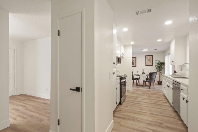 2260 S Ham Ln, Lodi, CA 95242