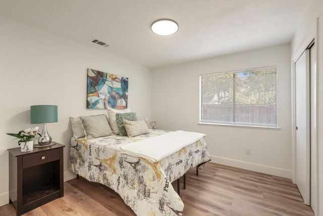 2260 S Ham Ln, Lodi, CA 95242